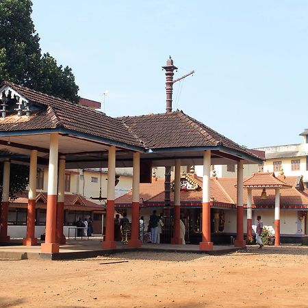Готель Swades Residency Cheruvalli Екстер'єр фото